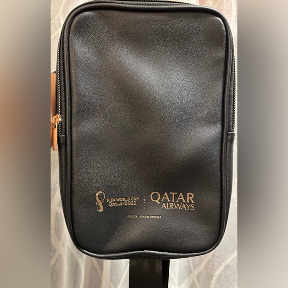 FIFA World Cup Limited Edition Qatar Airlines Shoulder Bag - Picture 1 of 6